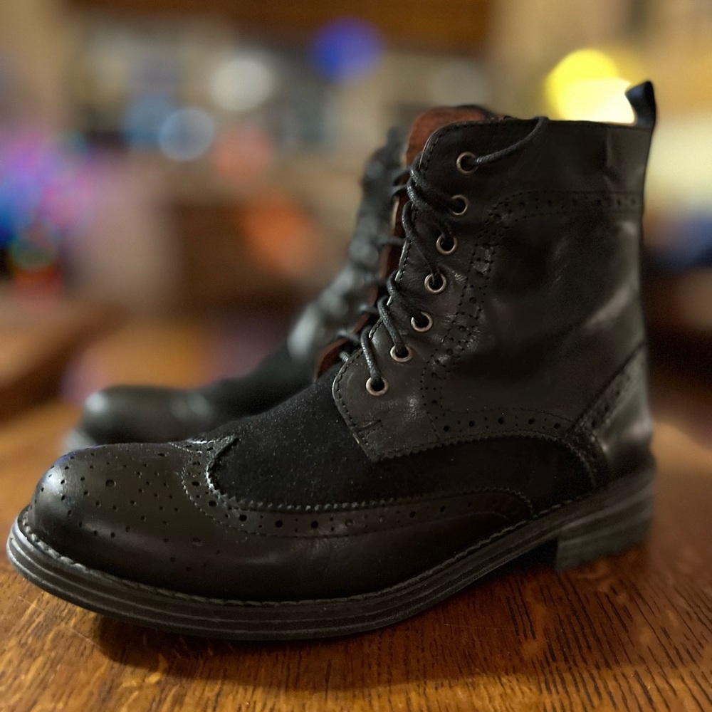 Women's  Brogue Wingtip Leather/Suede, Black, zipper and lace-upboots. Like new!